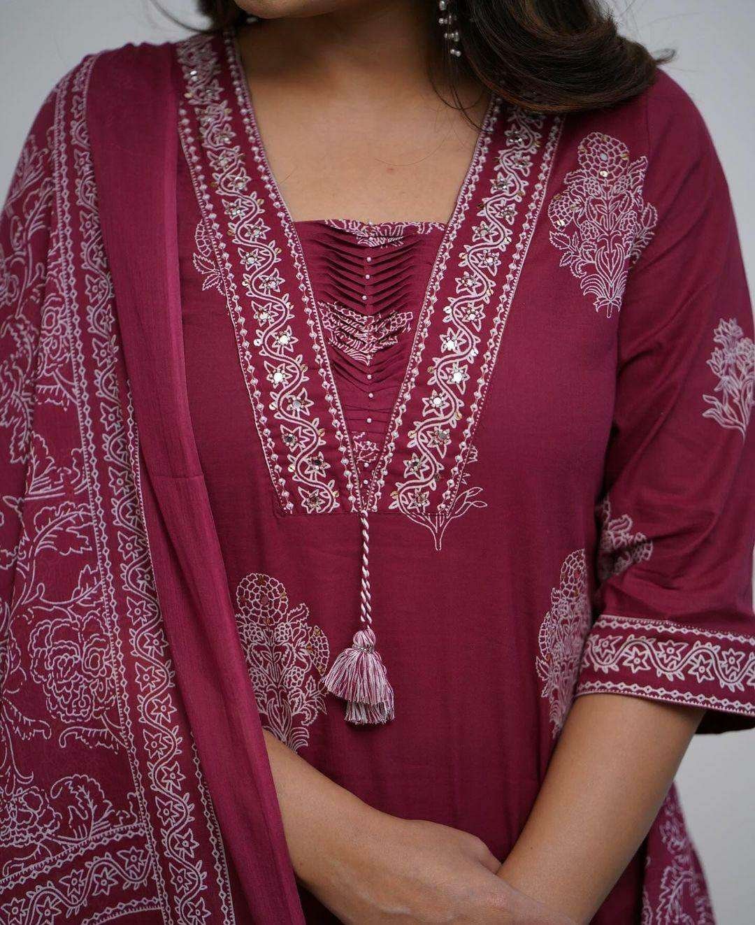 Women's Cotton Printed Straight Kurti with pant and Dupatta Set - Image 4