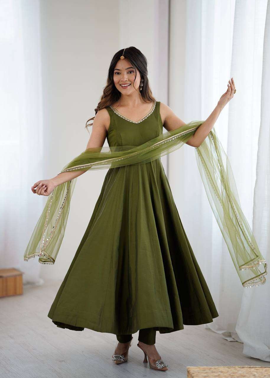 Womens Pure Romansilk Chanderi Anarkali Kurti with Pant & Dupatta Set - Image 3